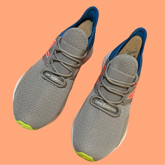 NWT! NEW BALANCE ROV WOMENS SNEAKERS, SIZE 10. GRAY, BLUE, BRIGHT YELLOW. NO BOX - Picture 3 of 16